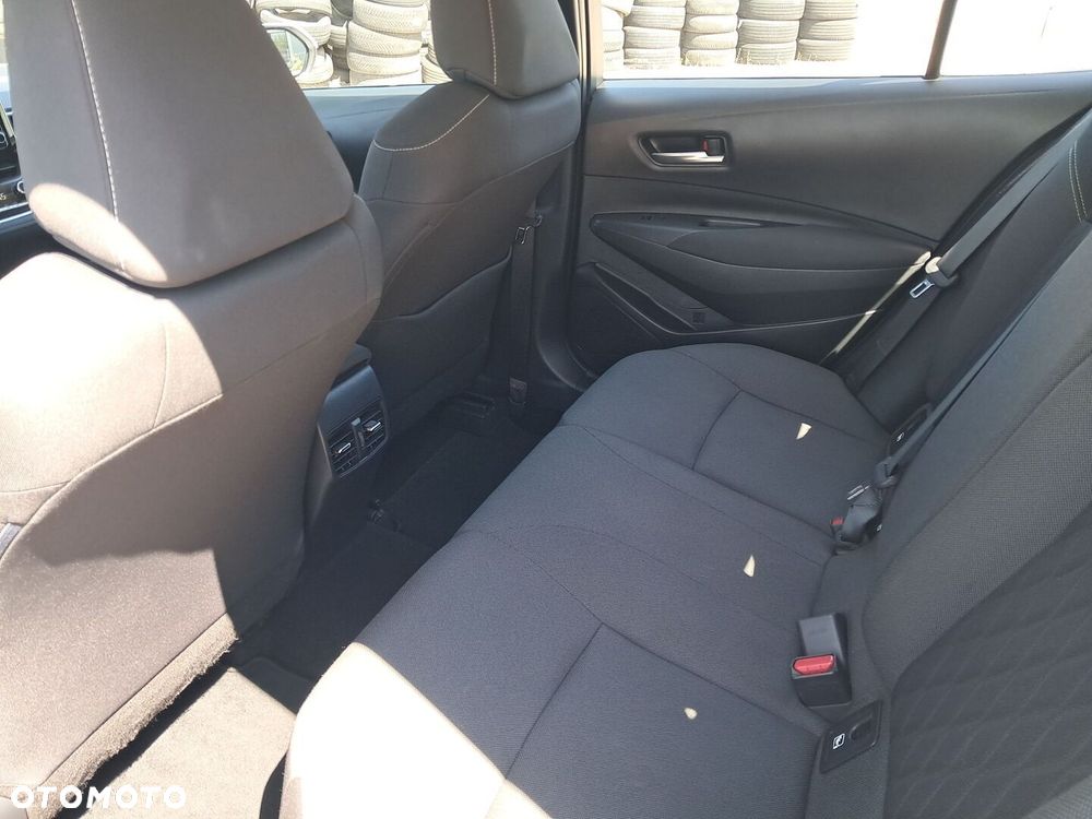 Toyota Corolla - 10
