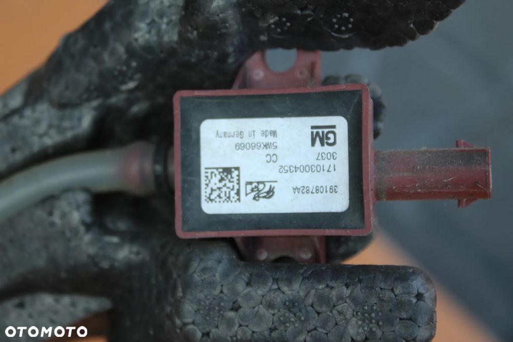 STYROPIAN ABSORBER CZUJNIK UDERZENIA PIESZEGO PRZEDNIEGO ZDERZAKA OPEL INSIGNIA B 39108782 13491170 - 13