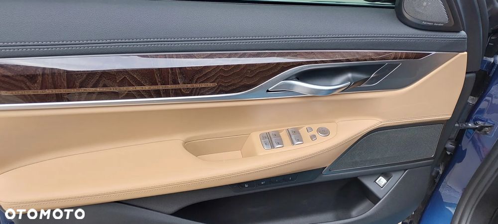 BMW Seria 7 750Li xDrive - 16