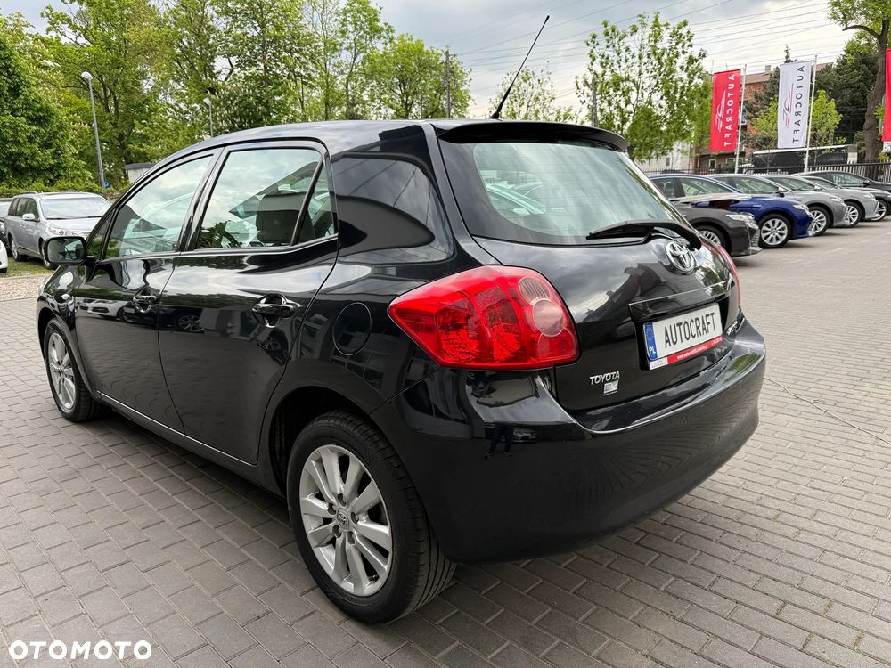 Toyota Auris 1.8 Premium - 21