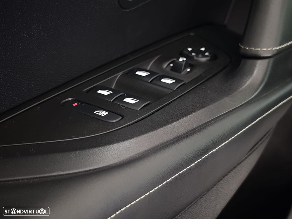 Peugeot e-2008 GT Pack - 23