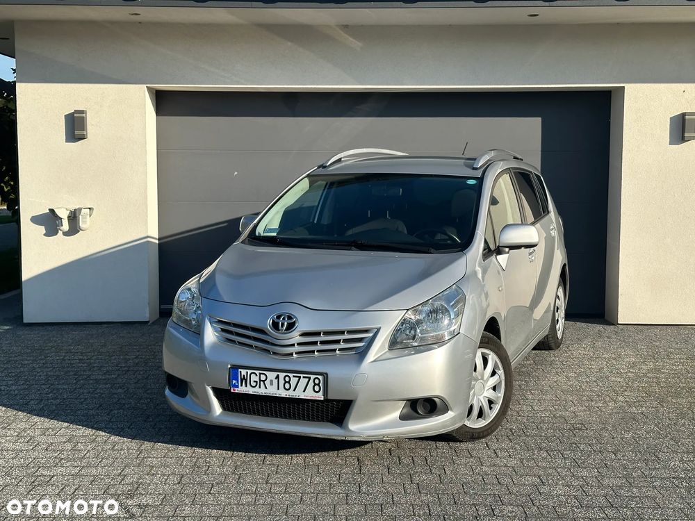Toyota Verso 2.0 D-4D Luna - 2