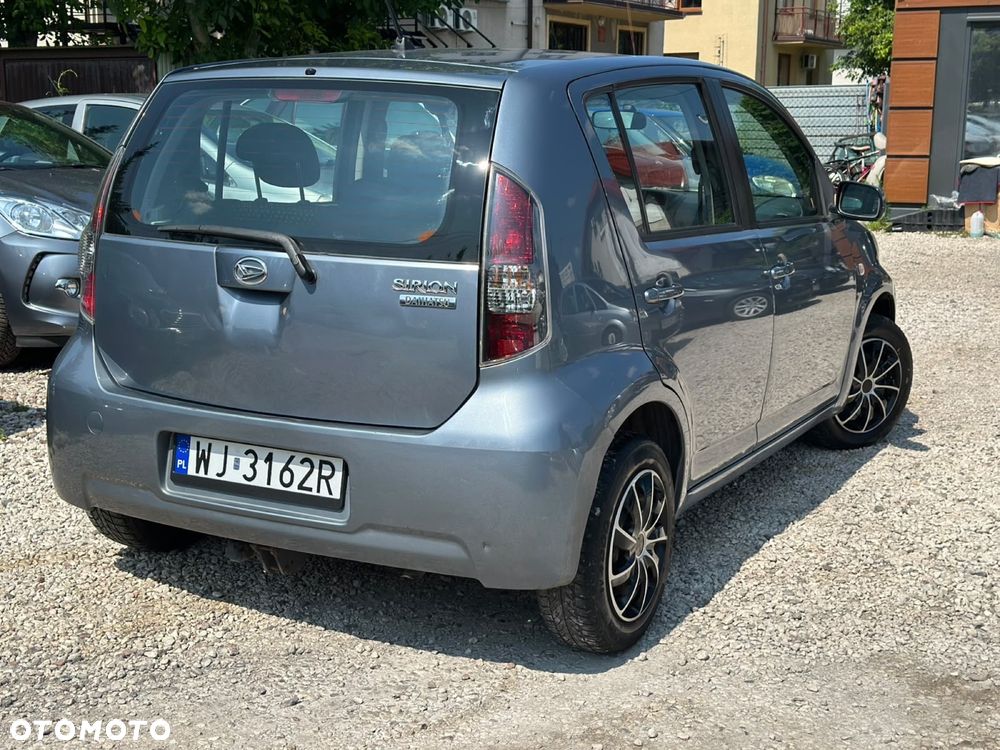 Daihatsu Sirion - 3