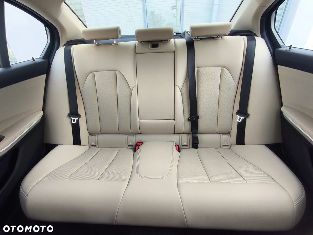 BMW Seria 3 320i - 22