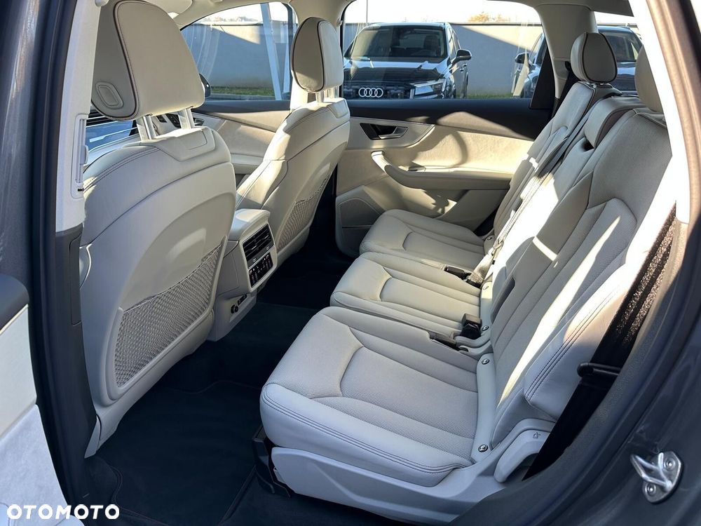 Audi Q7 - 17