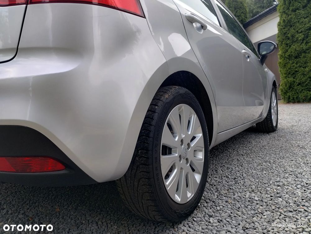 Kia Rio - 15