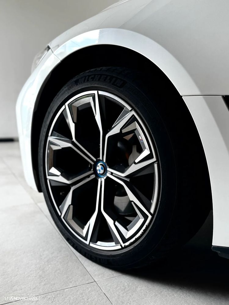 BMW i4 eDrive40 Pack Desportivo M - 13