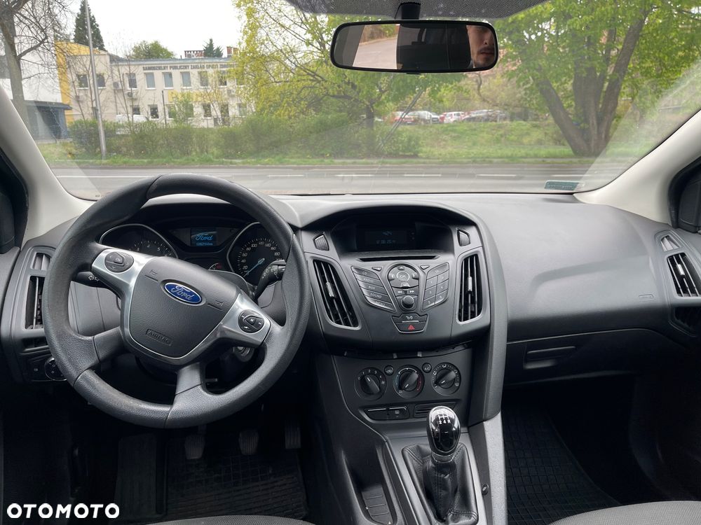 Ford Focus 1.6 Ambiente - 12