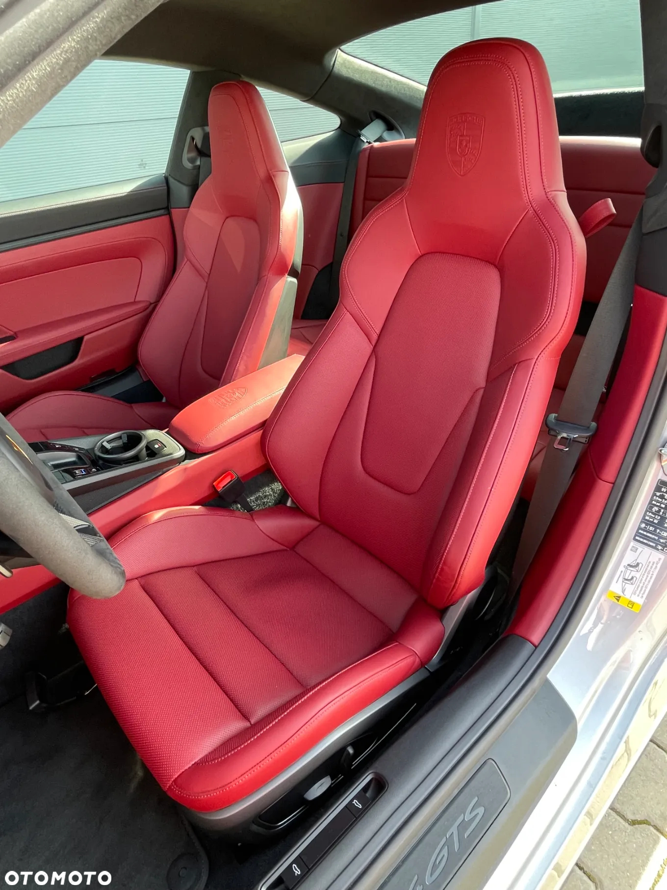 Porsche 911 Carrera 4 GTS - 32