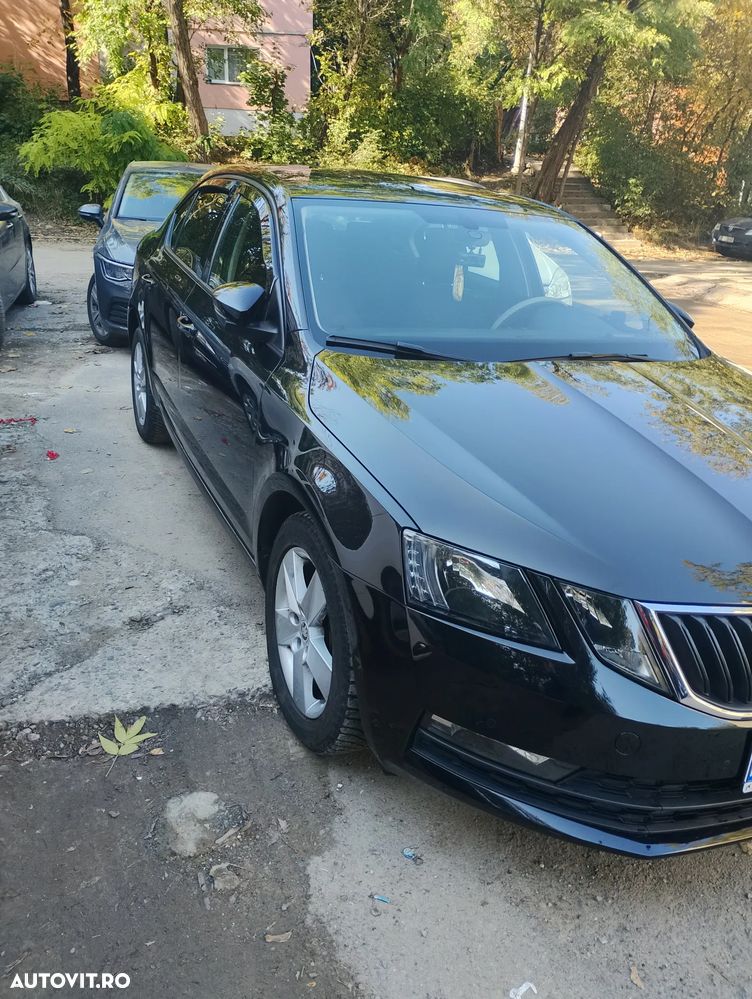 Skoda Octavia 2.0 TDI STYLE DSG - 6