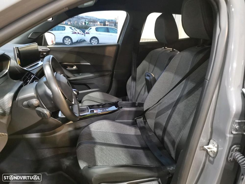Peugeot 2008 1.2 PureTech Allure - 5