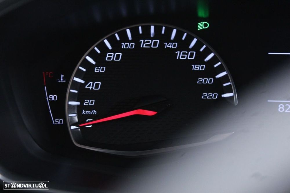 Peugeot 2008 1.5 BlueHDi Active Pack - 27