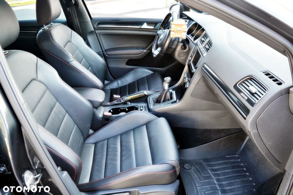 Volkswagen Golf GTI (BlueMotion Technology) Performance - 23