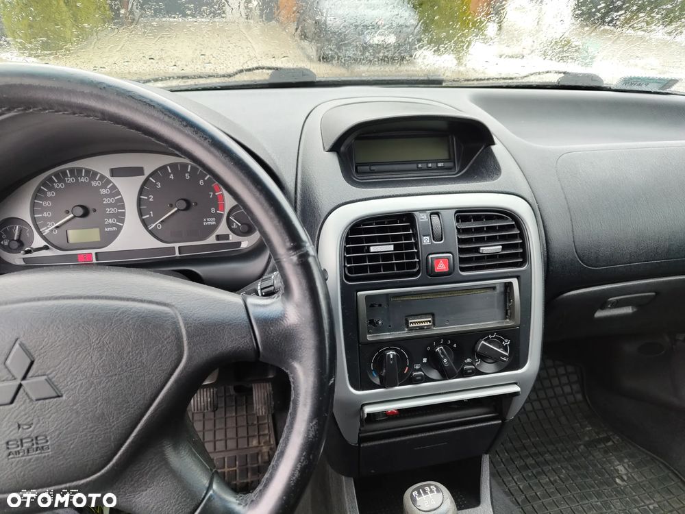 Mitsubishi Carisma 1.6 Motion - 11