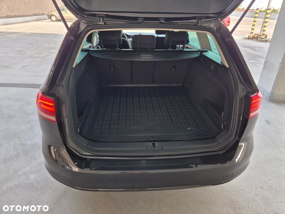 Volkswagen Passat 2.0 TDI BMT Trendline - 12