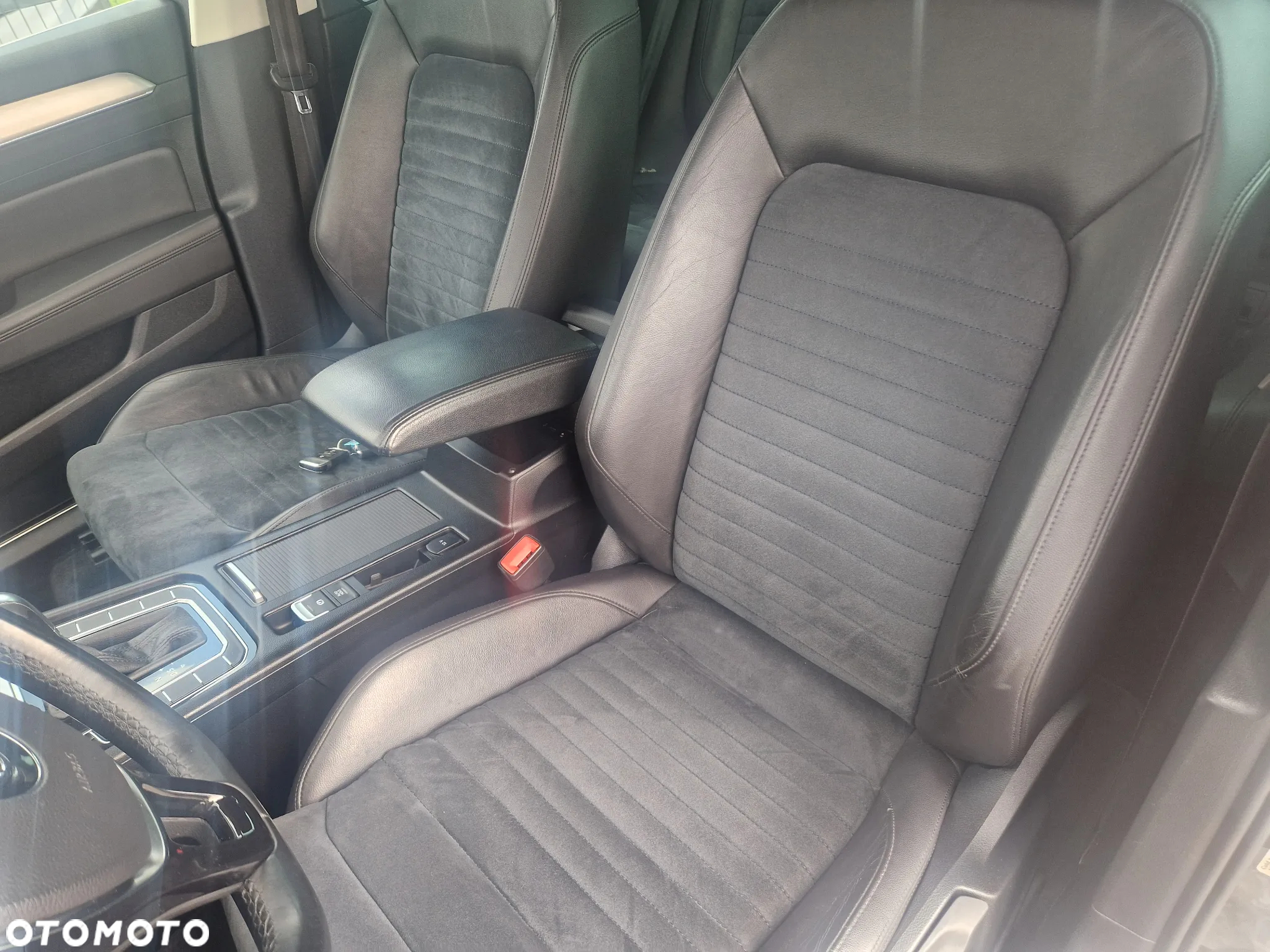 Volkswagen Passat Variant 2.0 TDI SCR DSG Highline - 13