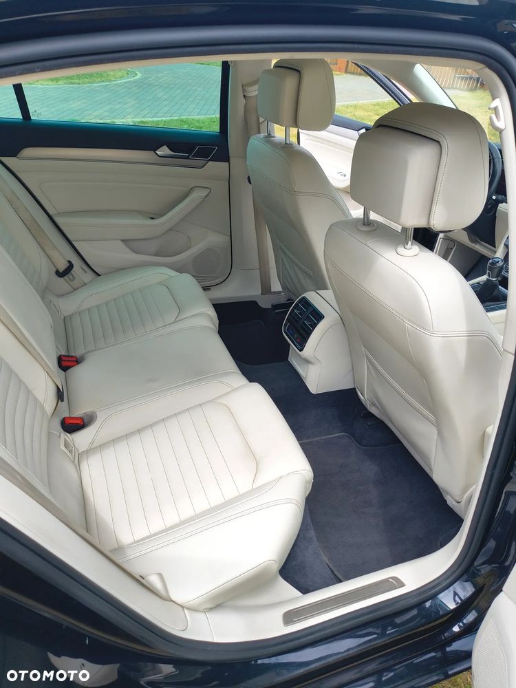 Volkswagen Passat 2.0 TDI BMT Highline - 14