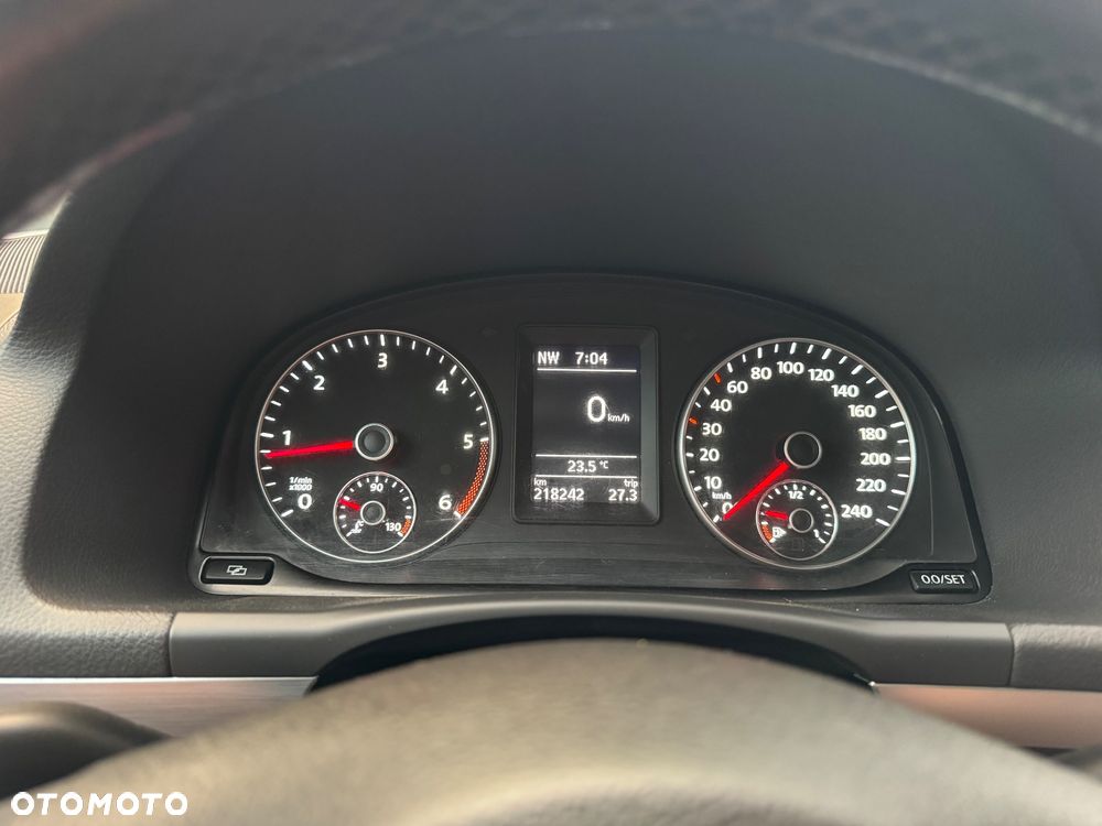 Volkswagen Touran 1.6 TDI DPF BlueMotion Technology STYLE - 18