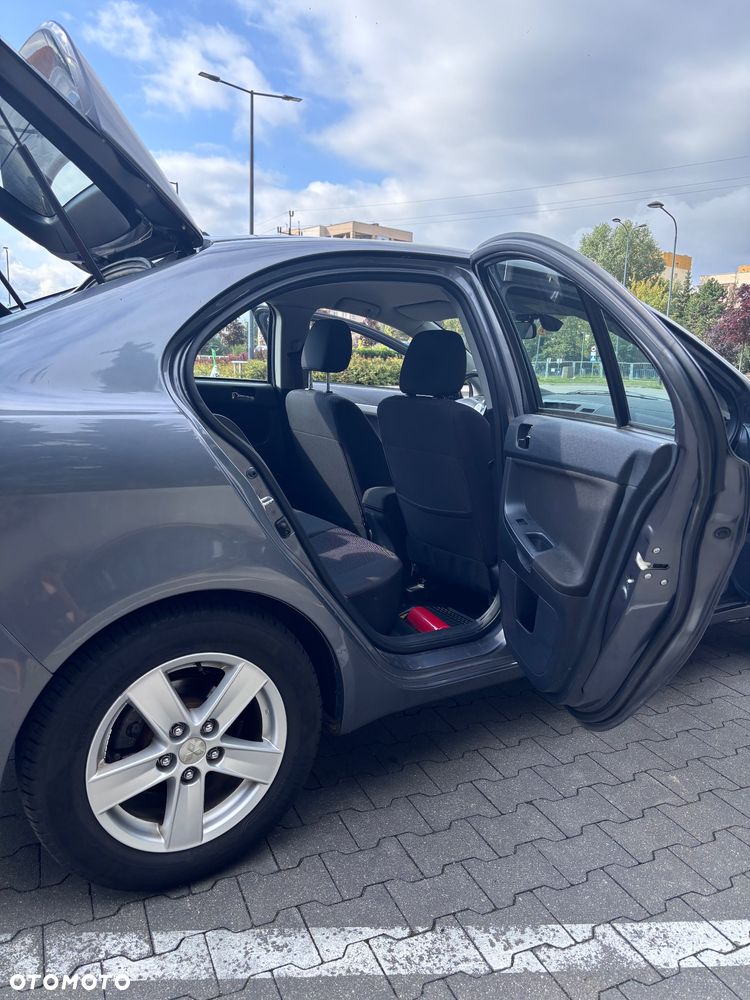 Mitsubishi Lancer 1.5 Invite - 9