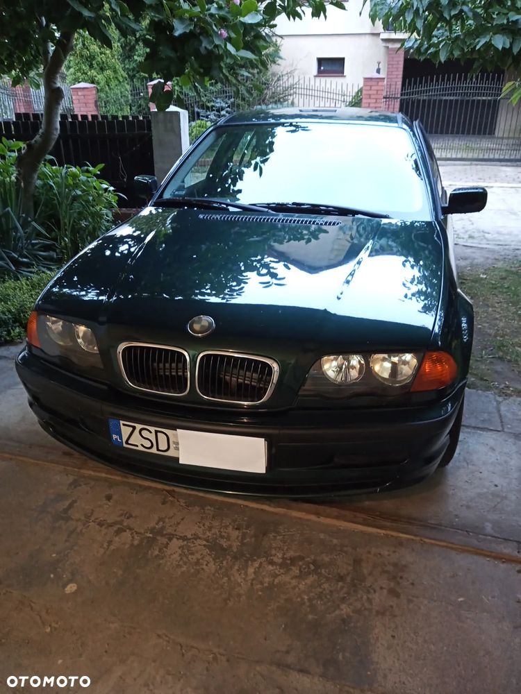 BMW Seria 3 318i - 3