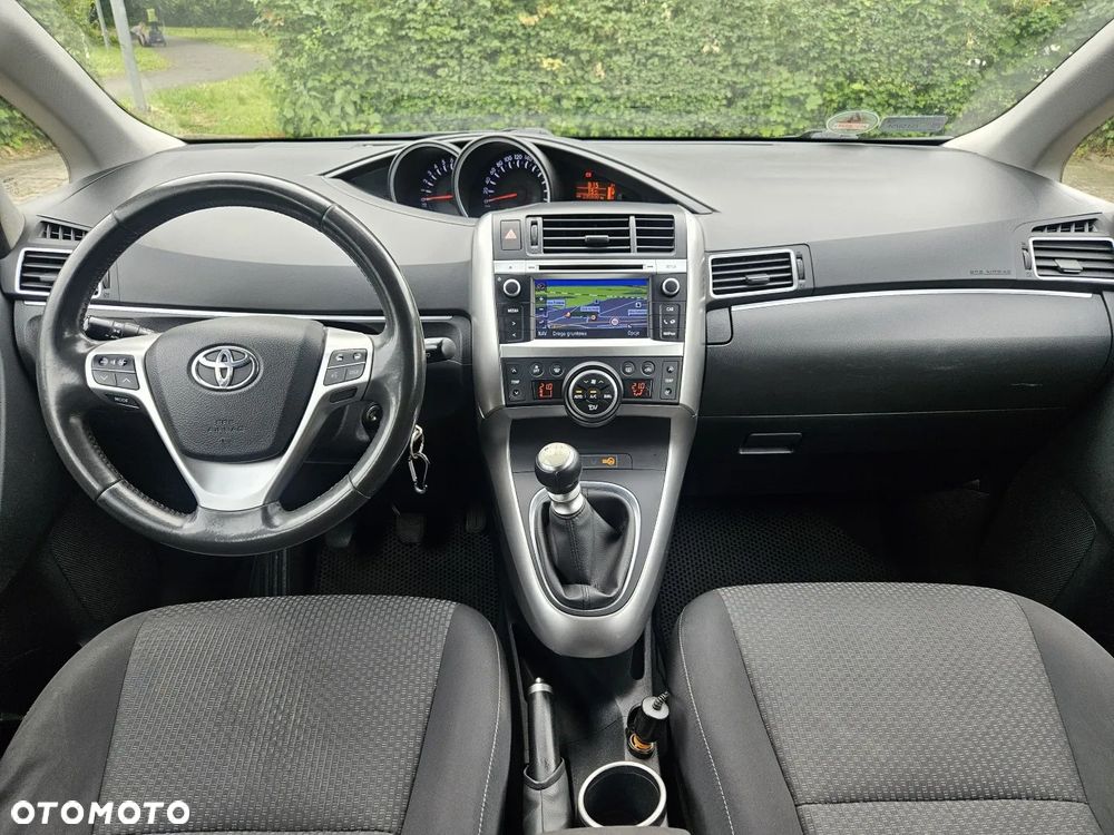 Toyota Verso 1.8 Premium 7os - 11