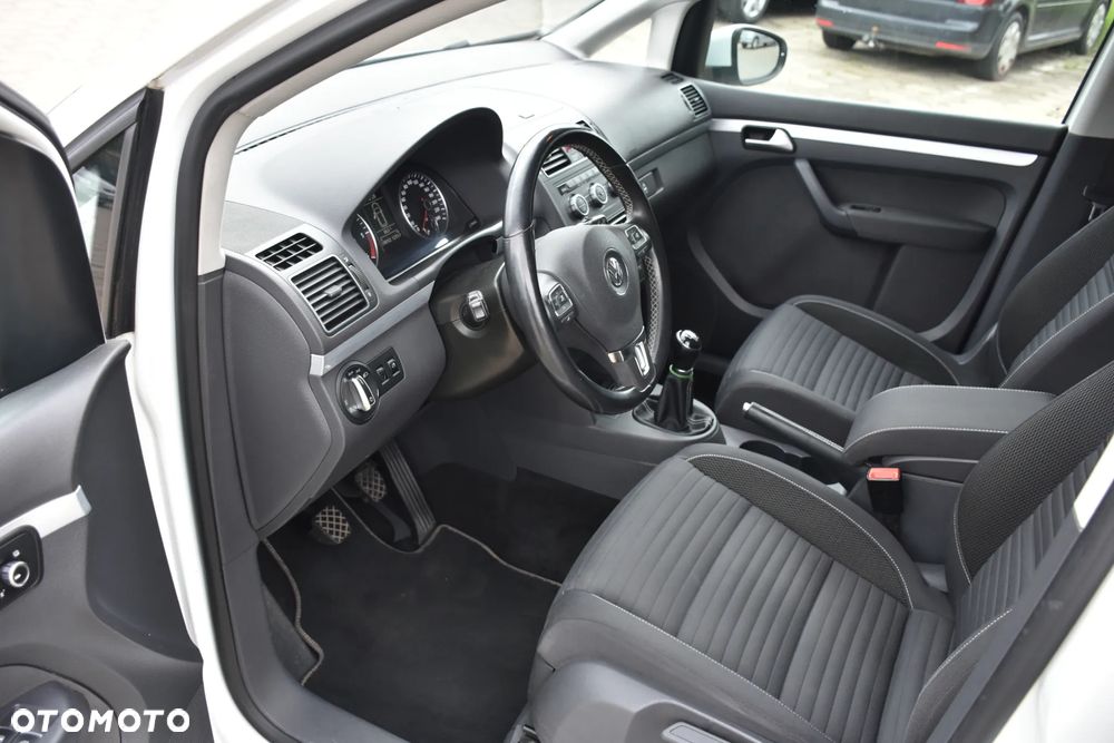 Volkswagen Touran 2.0 TDI DPF BlueMotion Technology STYLE - 14
