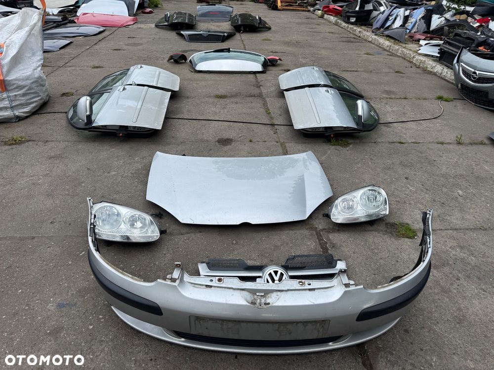 Volkswagen golf 5 drzwi srebrne srebrny srebrna maska zderzak pas przedni błotnik prawy lewej drzwi prawe lewe przednie tylnie tył lampa lampa przód prawa lewa lampa ty tylnia  zderzak przód prawa lewa maska - 1