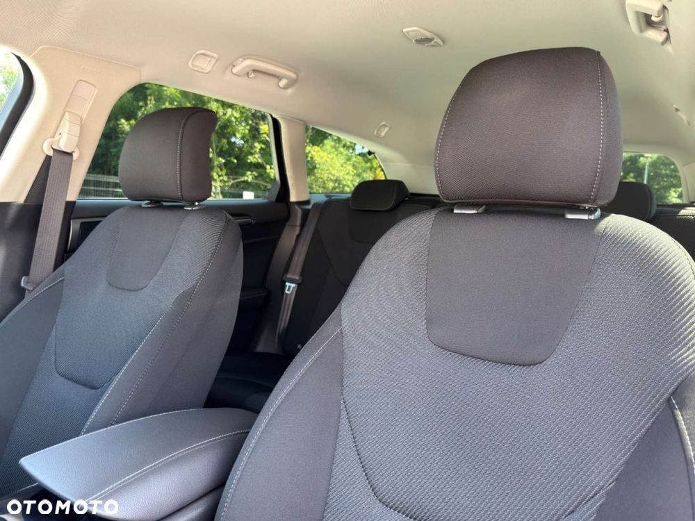 Ford Mondeo - 39