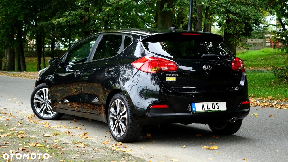 Kia Ceed 1.6 CRDi 128 Platinum Edition - 30