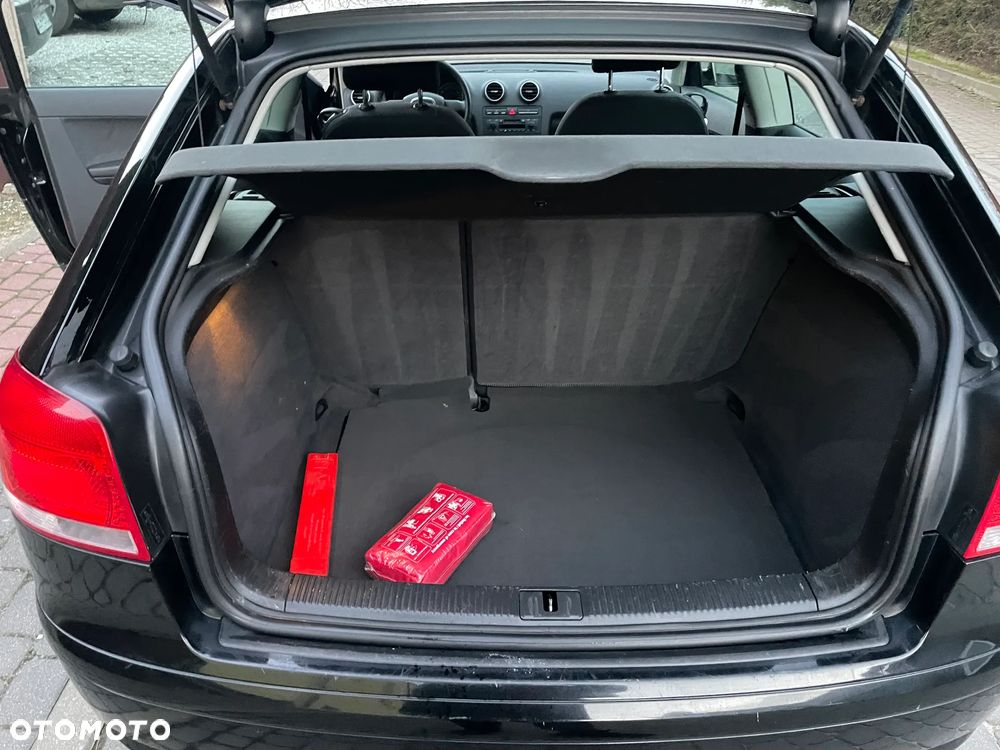 Audi A3 3-drzwiowe 1.6 Ambiente - 11