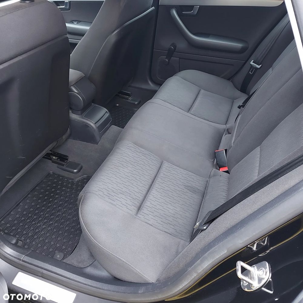 Audi A4 Limousine 2.0 TDI DPF quattro Ambiente - 9