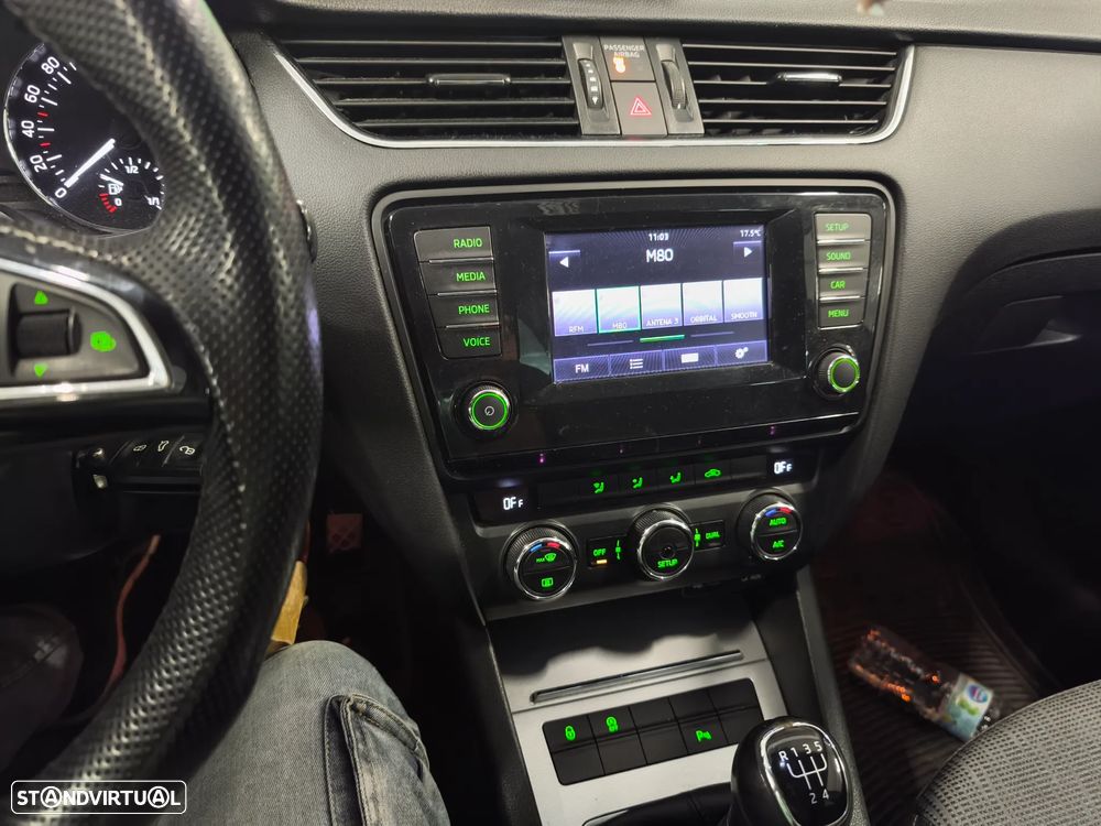 Skoda Octavia Break 1.6 TDi Elegance Pack - 11