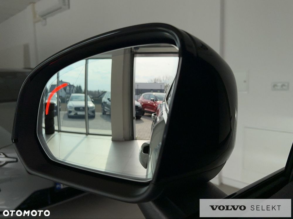 Volvo XC 40 B4 B DKG Ultra Dark - 28