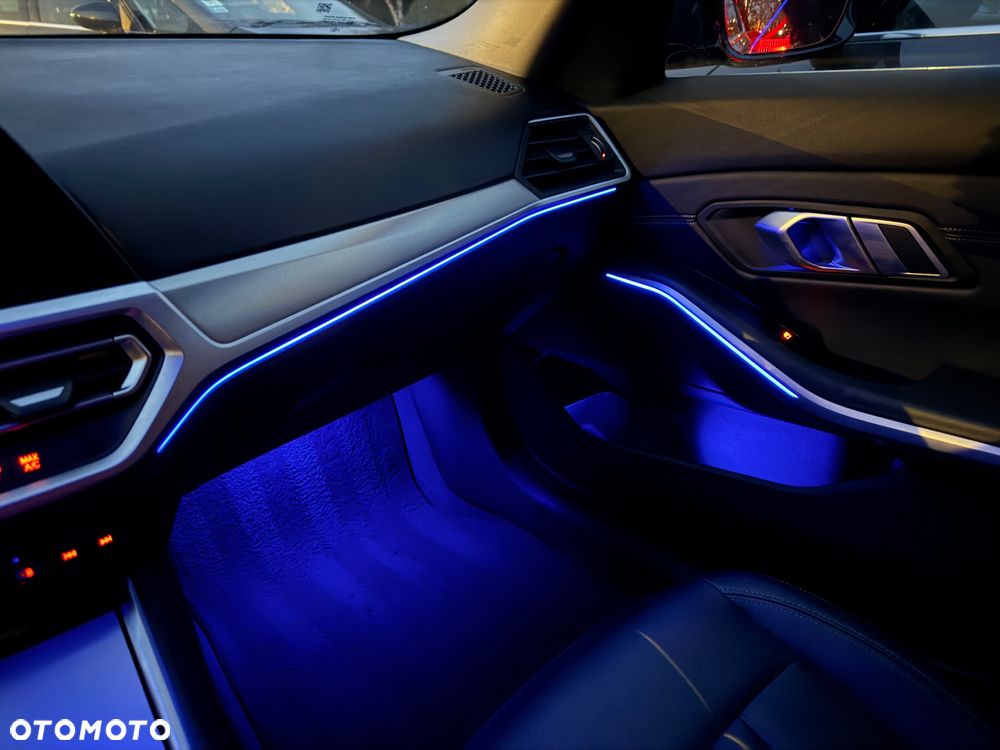 BMW Seria 3 318d Edition Luxury Line Purity - 31