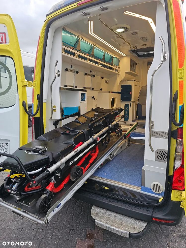 Mercedes-Benz Sprinter 419 CDI Ambulans Karetka - 13
