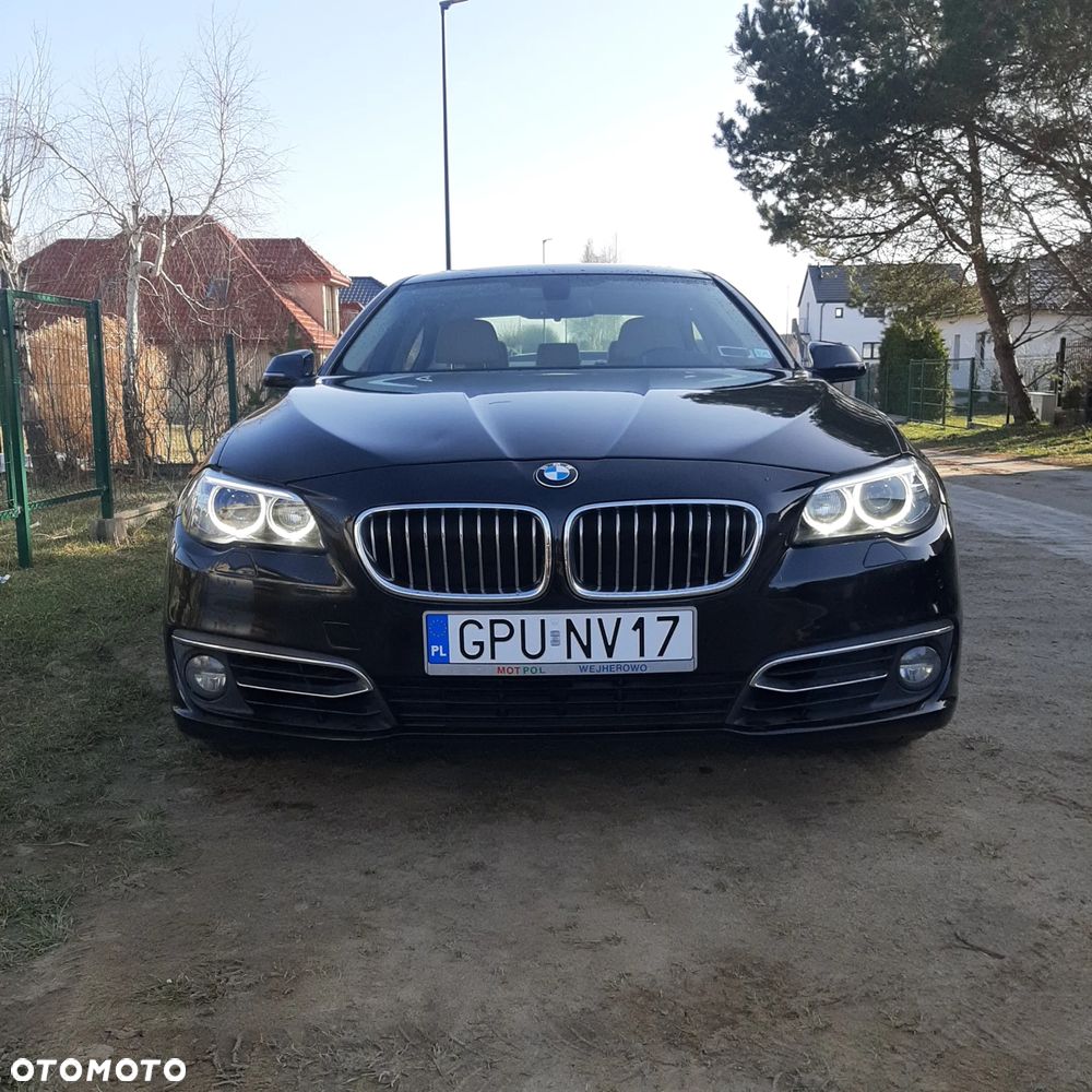BMW Seria 5 528i xDrive - 9