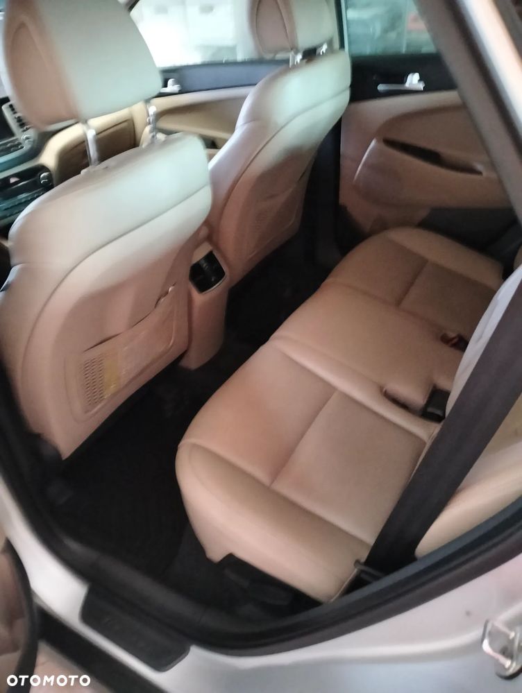 Hyundai Tucson 1.7 CRDI BlueDrive Premium 2WD DCT - 10