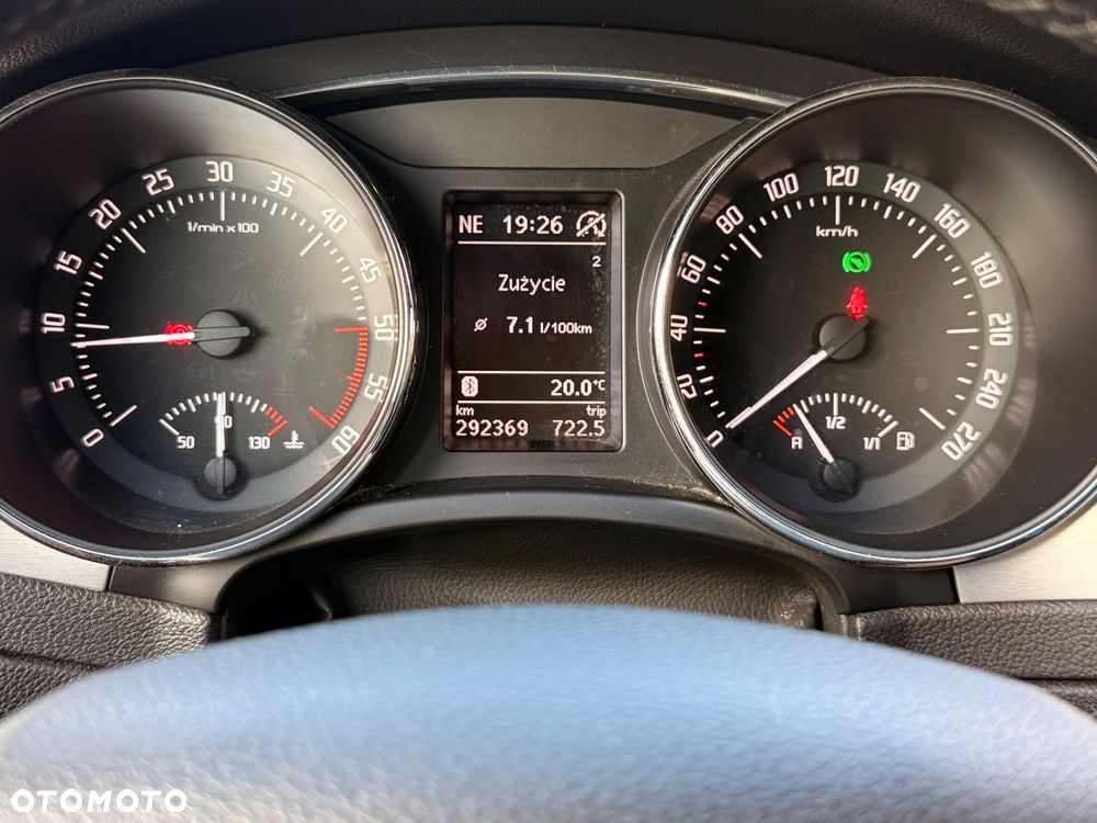 Skoda Superb 2.0 TDI L&K DSG - 19