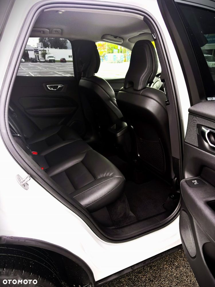 Volvo XC 60 B4 D Inscription - 17