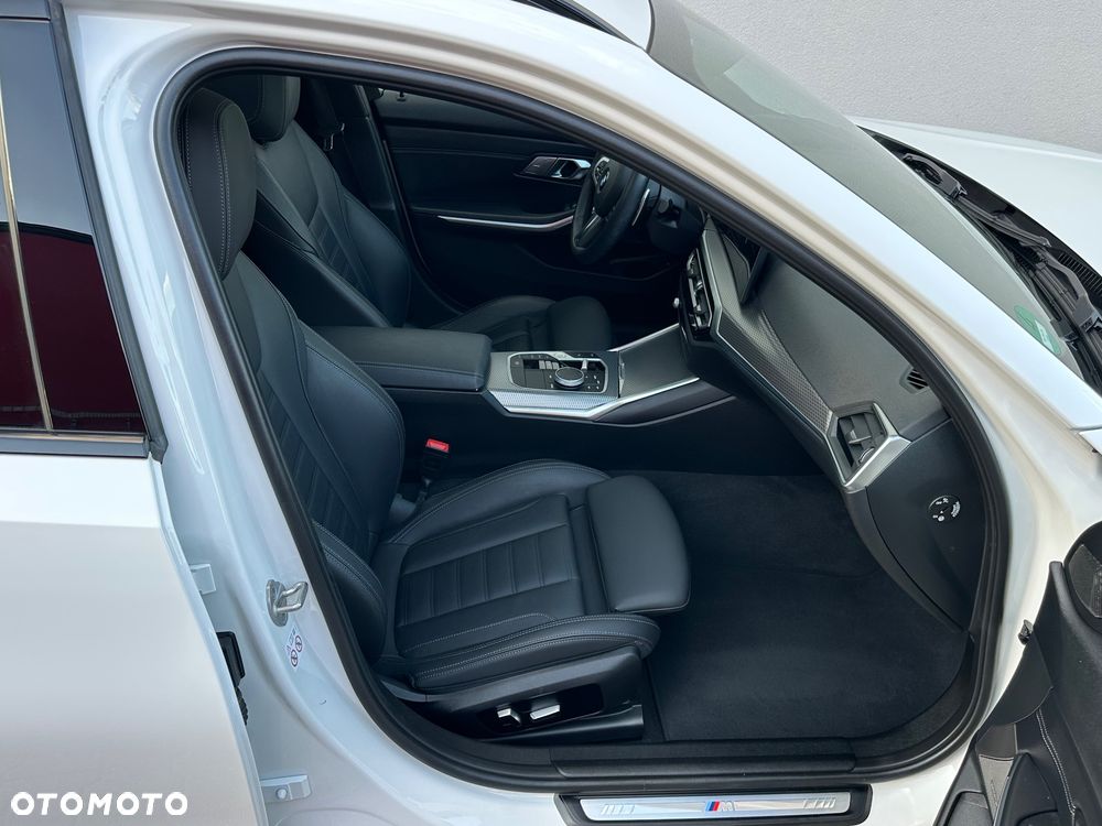 BMW Seria 3 320d xDrive M Sport - 22