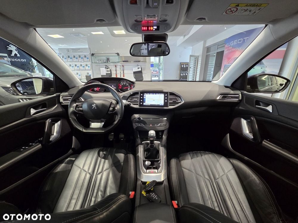 Peugeot 308 1.6 e-HDi Allure S&S - 17