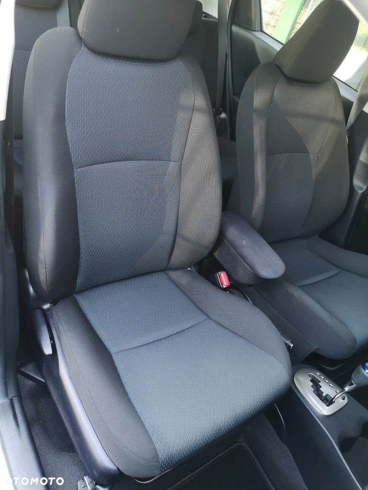 Toyota Yaris Hybrid 100 Life - 19