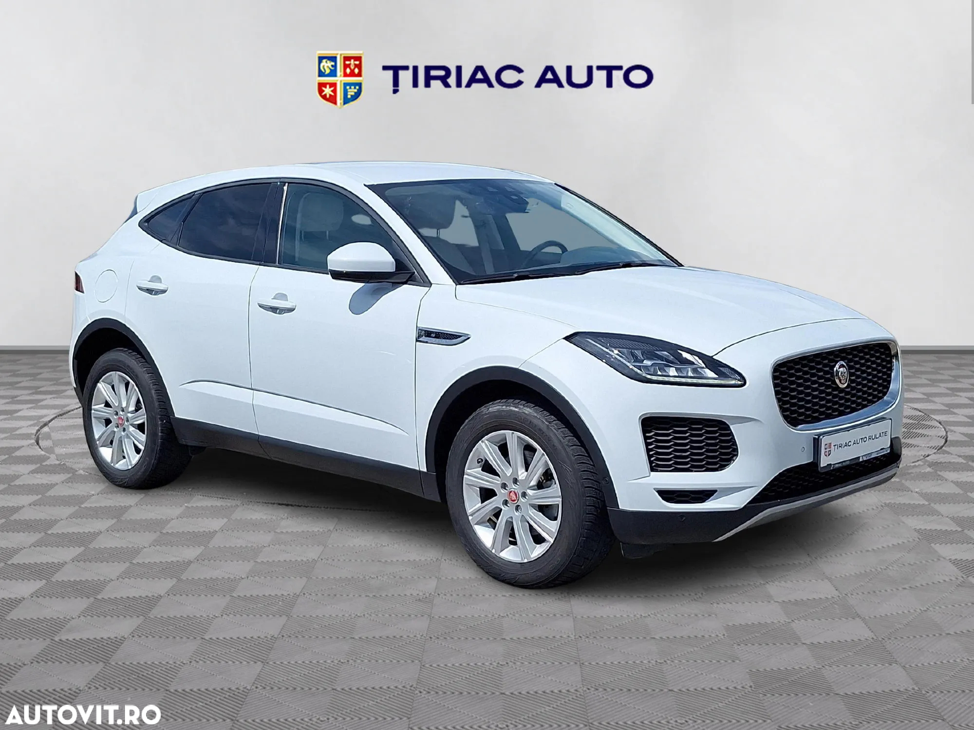 Jaguar E-Pace - 8