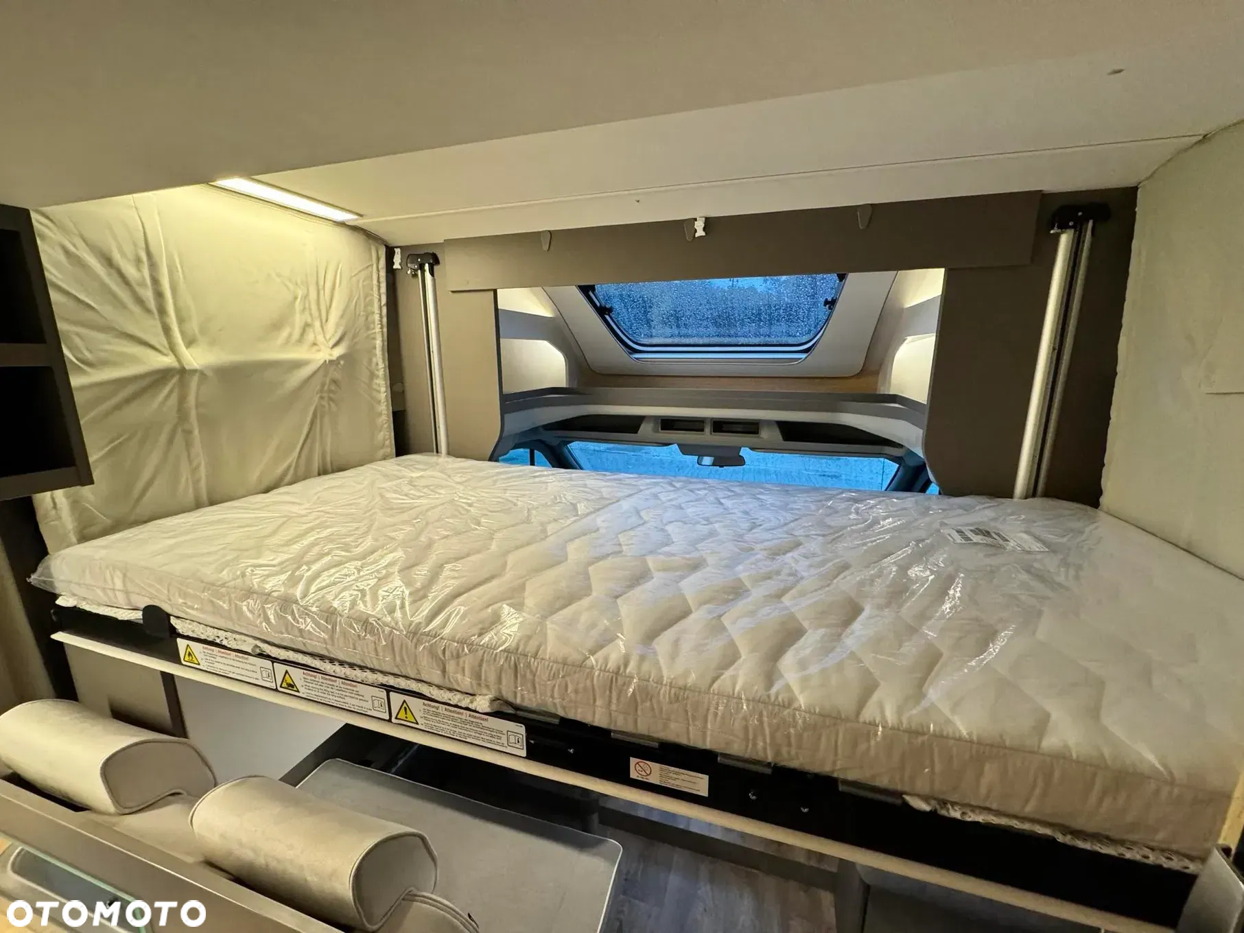 LMC Tourer H664G - 33