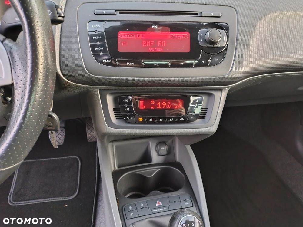 Seat Ibiza SC 1.4 16V Style - 10