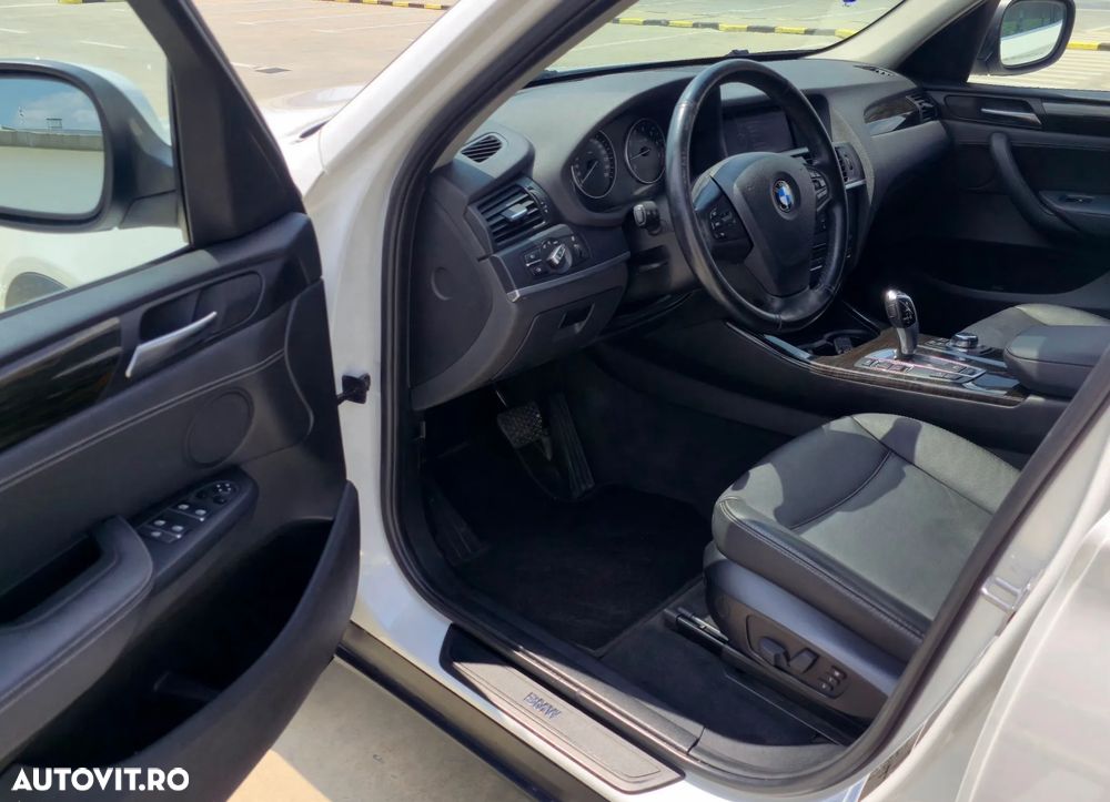 BMW X3 xDrive28i AT xLine - 4