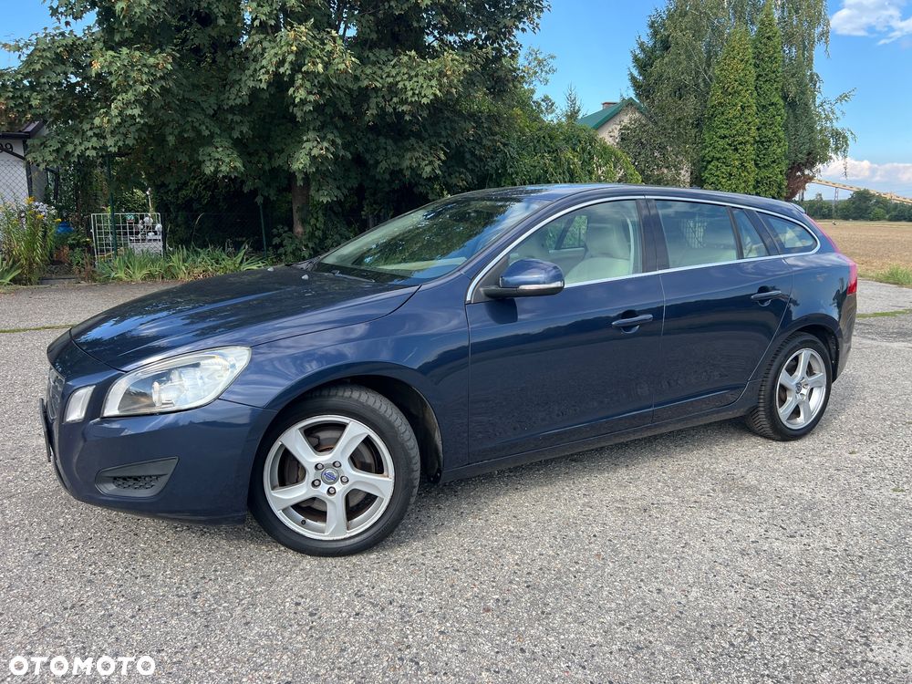 Volvo V60 D5 Momentum - 9