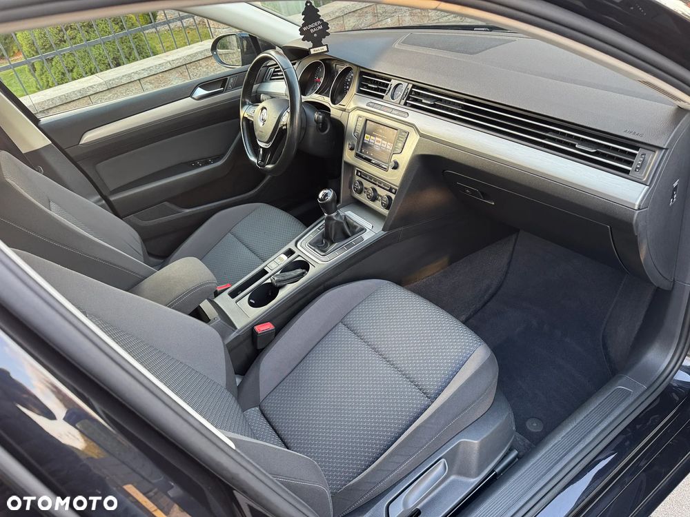 Volkswagen Passat 1.6 TDI BMT Comfortline - 5
