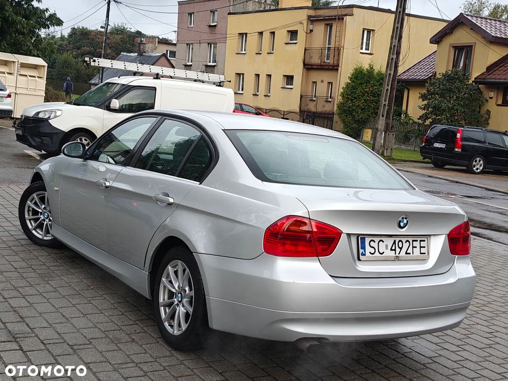 BMW Seria 3 318d - 23