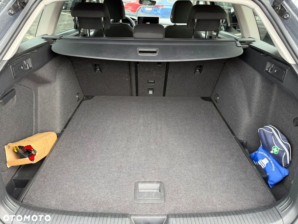 Volkswagen Golf Variant 1.5 eTSI mHEV Life DSG - 29